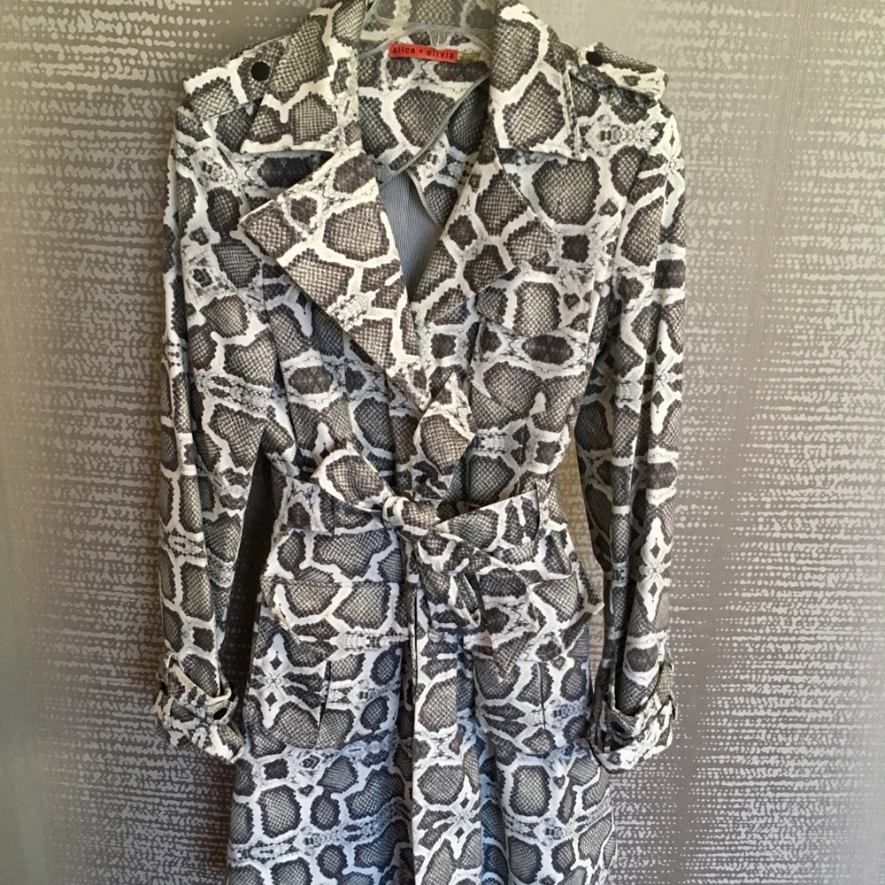 Alice+Olivia python print trench coat